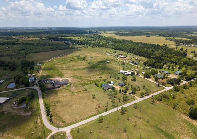 Photo 2 of Sale Pending at 14194 County Road 4015, Mabank, TX 75147 | MLS# 21352536 | Listing updated on 2026-09-11