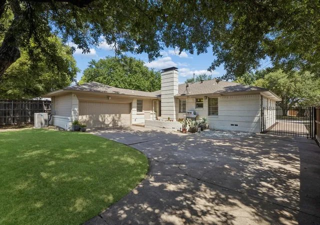 Photo 2 of Single family home for sale at 7223 Edgerton Dr, Dallas, TX 75231 | MLS# 21352374 | Listing updated on 2026-09-13
