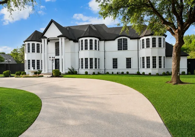 Photo 2 of Mansion for sale at 307 Meadow Dr, Sunnyvale, TX 75182 | MLS# 21351886 | Listing updated on 2026-09-29