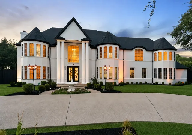 Photo 3 of Mansion for sale at 307 Meadow Dr, Sunnyvale, TX 75182 | MLS# 21351886 | Listing updated on 2026-09-29