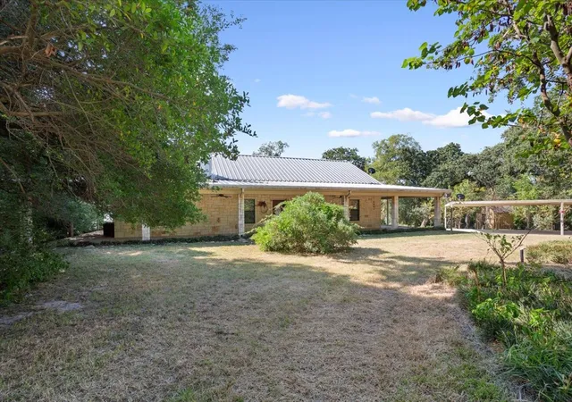 Photo 3 of Single family home for sale at 860 Lcr 794, Groesbeck, TX 76642 | MLS# 21350047 | Listing updated on 2026-10-01