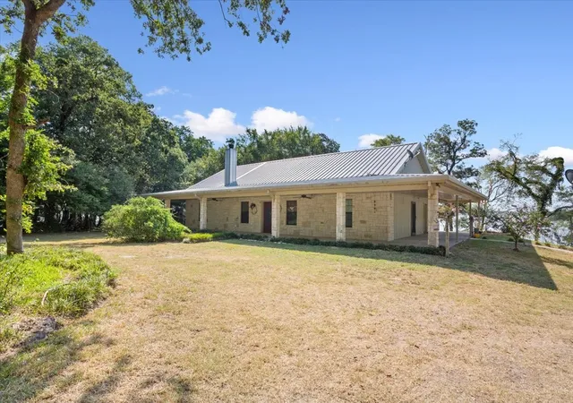 Photo 4 of Single family home for sale at 860 Lcr 794, Groesbeck, TX 76642 | MLS# 21350047 | Listing updated on 2026-10-01