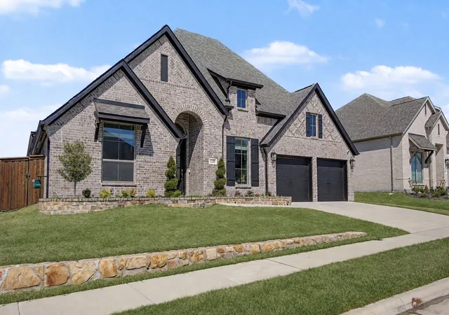 Photo 2 of Single family home for sale at 1220 Whitecliff Dr, Forney, TX 75126 | MLS# 21350404 | Listing updated on 2026-10-02