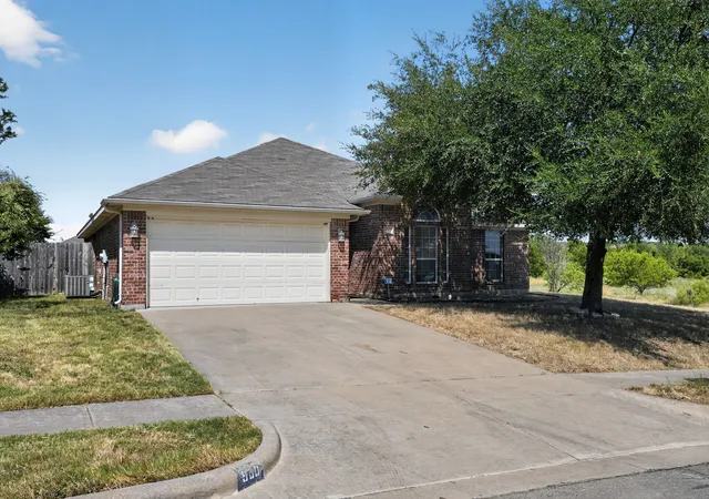 Photo 1 of Sale Pending at 900 Mistflower Ave, Burleson, TX 76028 | MLS# 21350977 | Listing updated on 2026-09-09