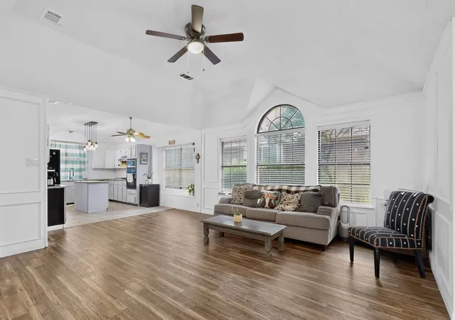 Photo 3 of Single family home for sale at 7005 Buckhorn Dr, Rowlett, TX 75089 | MLS# 21348569 | Listing updated on 2026-10-02