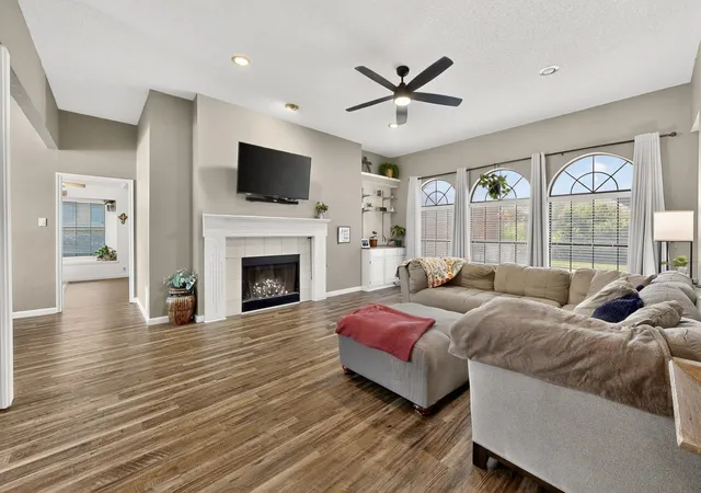 Photo 2 of Single family home for sale at 7005 Buckhorn Dr, Rowlett, TX 75089 | MLS# 21348569 | Listing updated on 2026-10-02