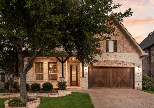 Photo 2 of Single family home for sale at 2886 Nottingham Dr, Roanoke, TX 76262 | MLS# 21353094 | Listing updated on 2026-09-16