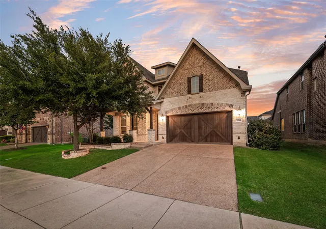 Photo 3 of Single family home for sale at 2886 Nottingham Dr, Roanoke, TX 76262 | MLS# 21353094 | Listing updated on 2026-09-16