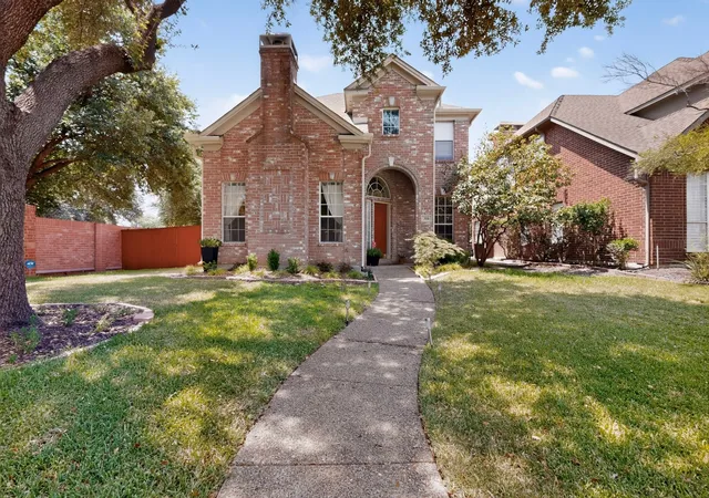 Photo 2 of Single family home for sale at 300 Cosbie Dr, Irving, TX 75063 | MLS# 21353382 | Listing updated on 2026-09-12