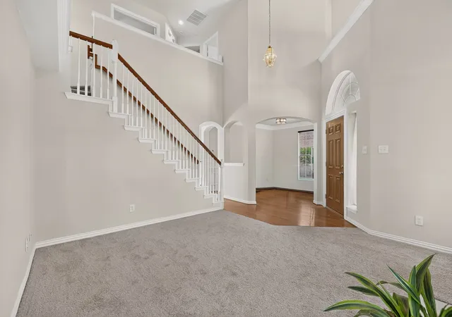 Photo 4 of Single family home for sale at 300 Cosbie Dr, Irving, TX 75063 | MLS# 21353382 | Listing updated on 2026-10-06