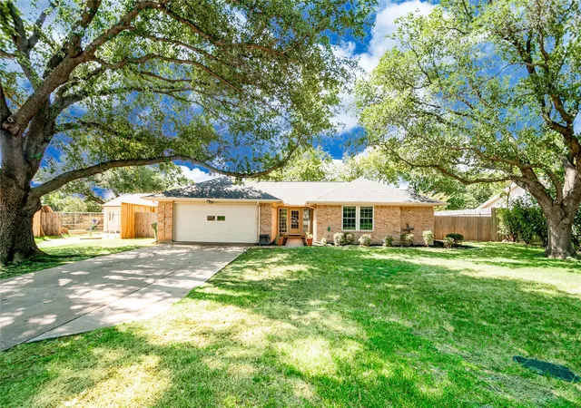 Photo 1 of Single family home for sale at 1109 Stapleton Ln, Flower Mound, TX 75028 | MLS# 21353403 | Listing updated on 2026-09-26