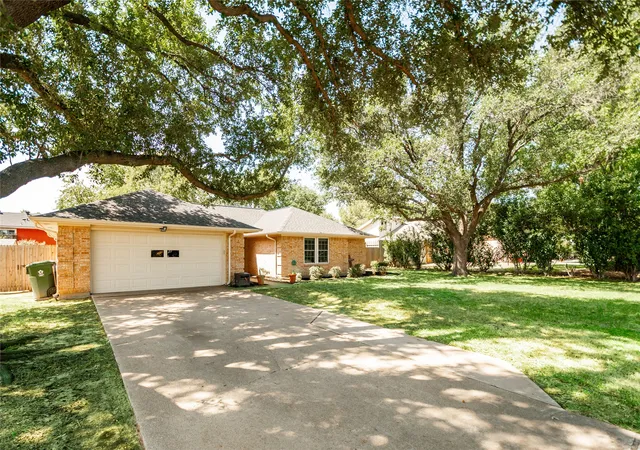 Photo 3 of Single family home for sale at 1109 Stapleton Ln, Flower Mound, TX 75028 | MLS# 21353403 | Listing updated on 2026-09-26