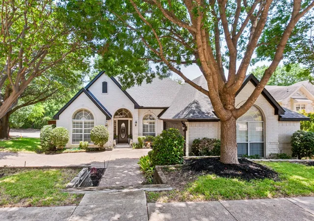 Photo 3 of Sale Pending at 7414 Southwick Dr, Garland, TX 75044 | MLS# 21353496 | Listing updated on 2026-09-10