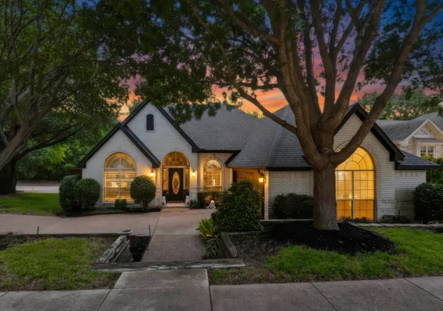 Photo 4 of Sale Pending at 7414 Southwick Dr, Garland, TX 75044 | MLS# 21353496 | Listing updated on 2026-09-10