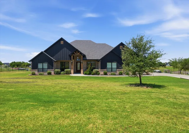 Photo 1 of Sale Pending at 1115 Pioneer Xing, Weatherford, TX 76088 | MLS# 21352143 | Listing updated on 2026-09-11