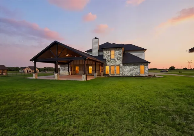 Photo 2 of Single family home for sale at 7271 Michelle Pt, Krum, TX 76249 | MLS# 21348127 | Listing updated on 2026-09-12