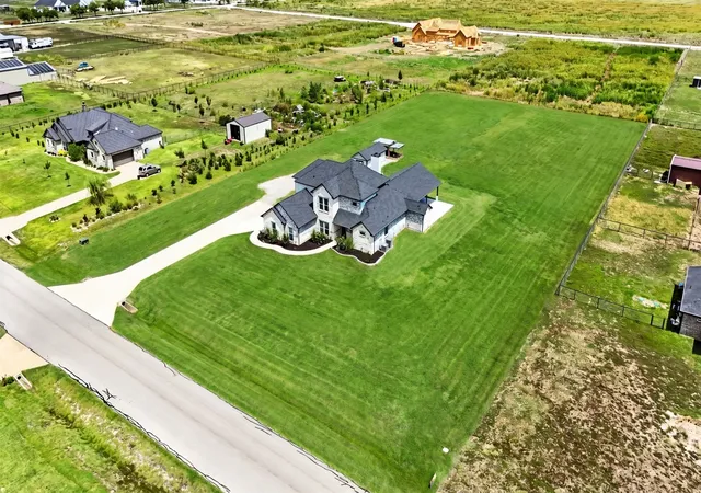 Photo 3 of Single family home for sale at 7271 Michelle Pt, Krum, TX 76249 | MLS# 21348127 | Listing updated on 2026-09-12