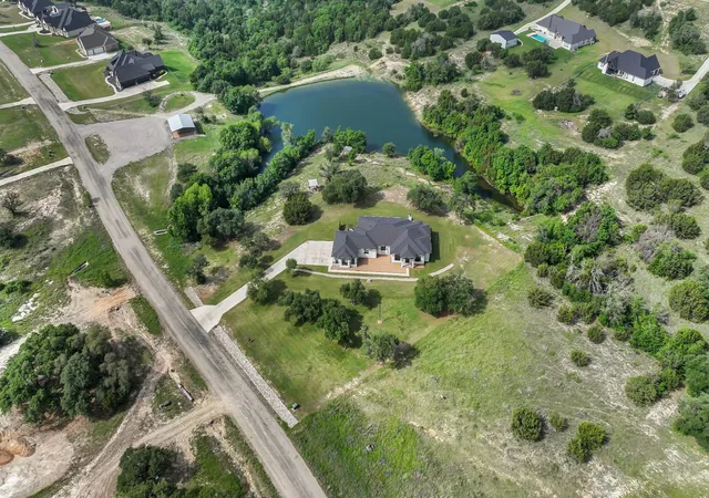 Photo 3 of Single family home for sale at 1050 Kingsley Ct, Weatherford, TX 76087 | MLS# 21352992 | Listing updated on 2026-09-16