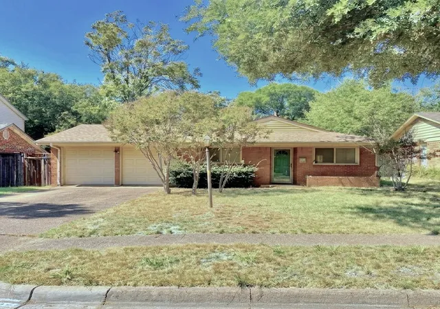 Photo 1 of Single family home for sale at 11319 Lanewood Cir, Dallas, TX 75218 | MLS# 21352584 | Listing updated on 2026-09-11