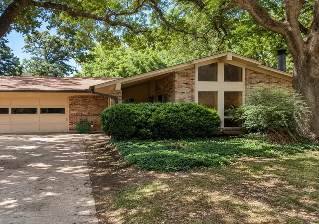 Photo 1 of Single family home for sale at 3311 Bob O Link Ln, Denton, TX 76209 | MLS# 21353231 | Listing updated on 2026-09-14