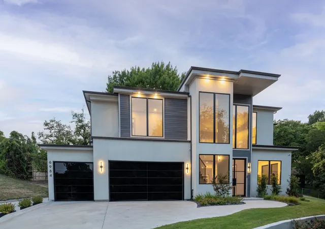 Photo 1 of Single family home for sale at 6984 Santa Barbara Dr, Dallas, TX 75214 | MLS# 21353636 | Listing updated on 2026-09-13