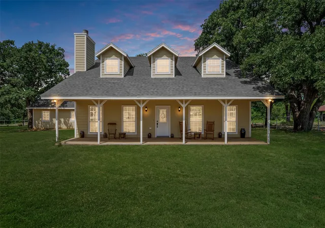 Photo 1 of Single family home for sale at 229 Quail Run Rd, Valley View, TX 76272 | MLS# 21353049 | Listing updated on 2026-09-11