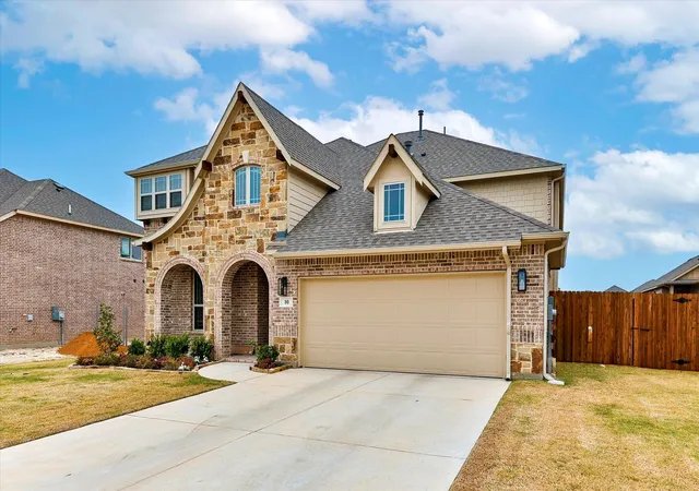 Photo 2 of Single family home for sale at 10 Covey Ln, Sanger, TX 76266 | MLS# 21353412 | Listing updated on 2026-09-11