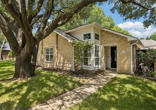 Photo 2 of Single family home for sale at 1524 Livingston Dr, Plano, TX 75093 | MLS# 21353012 | Listing updated on 2026-10-07