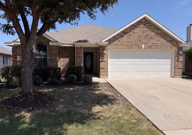 Photo 1 of Sale Pending at 632 Stirrup Bar Dr, Fort Worth, TX 76179 | MLS# 21353771 | Listing updated on 2026-10-20