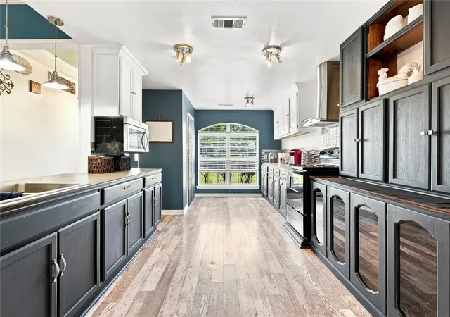 Photo 1 of Single family home for sale at 10534 Jennifer Cir, Forney, TX 75126 | MLS# 21349009 | Listing updated on 2026-10-07
