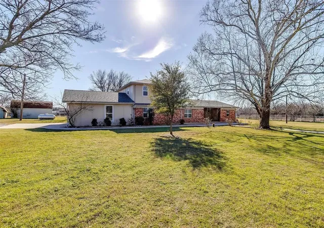 Photo 2 of Single family home for sale at 125 County Road 4850, Newark, TX 76071 | MLS# 21353676 | Listing updated on 2026-09-10