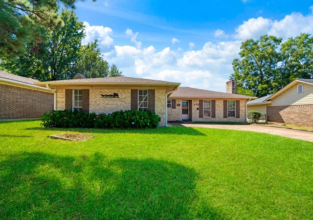 Single family home for sale at 3450 Vagas Dr, Paris, TX 75462 | MLS# 21353655