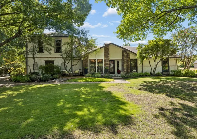 Photo 2 of Single family home for sale at 520 Cottonwood Pl, Fairview, TX 75069 | MLS# 21351580 | Listing updated on 2026-09-13