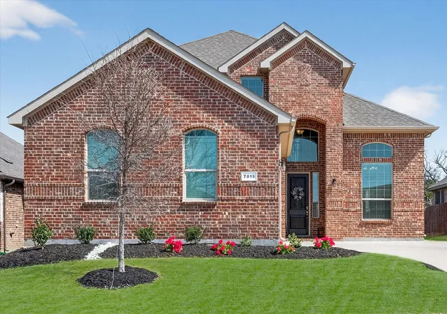 Photo 4 of Single family home for sale at 7815 Kettle Creek Dr, Arlington, TX 76001 | MLS# 21353959 | Listing updated on 2026-10-07