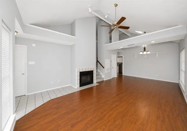Photo 3 of Single family home for sale at 2927 Peninsula Wy, Carrollton, TX 75007 | MLS# 21353905 | Listing updated on 2026-09-08