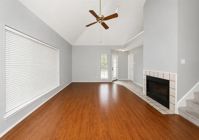 Photo 4 of Single family home for sale at 2927 Peninsula Wy, Carrollton, TX 75007 | MLS# 21353905 | Listing updated on 2026-09-08