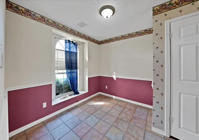 Photo 4 of Sale Pending at 2137 Emerald Oaks, Mesquite, TX 75181 | MLS# 21353051 | Listing updated on 2026-09-15