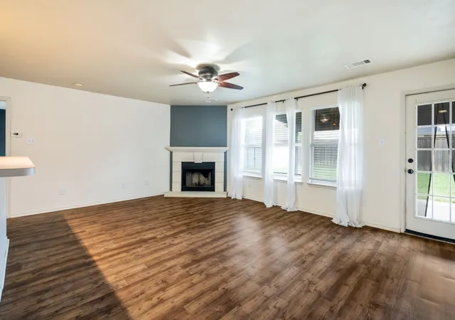 Photo 4 of Single family home for sale at 4306 Wood Stone Cir, Corinth, TX 76208 | MLS# 21350711 | Listing updated on 2026-10-02