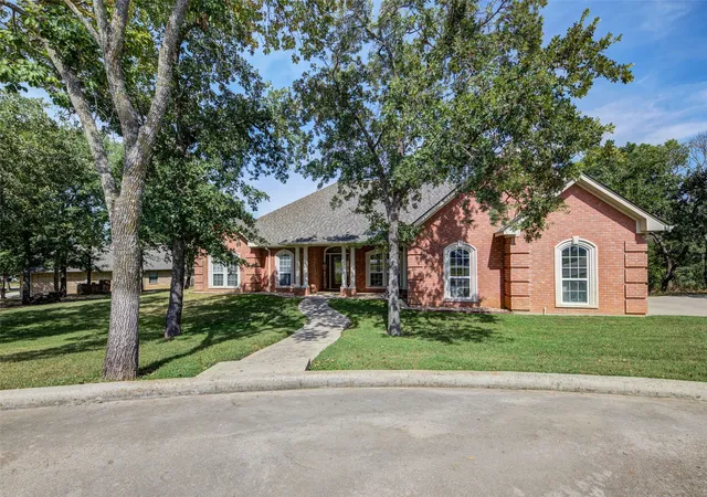 Photo 1 of Single family home for sale at 814 Haynie Dr, Bridgeport, TX 76426 | MLS# 21352779 | Listing updated on 2026-10-06