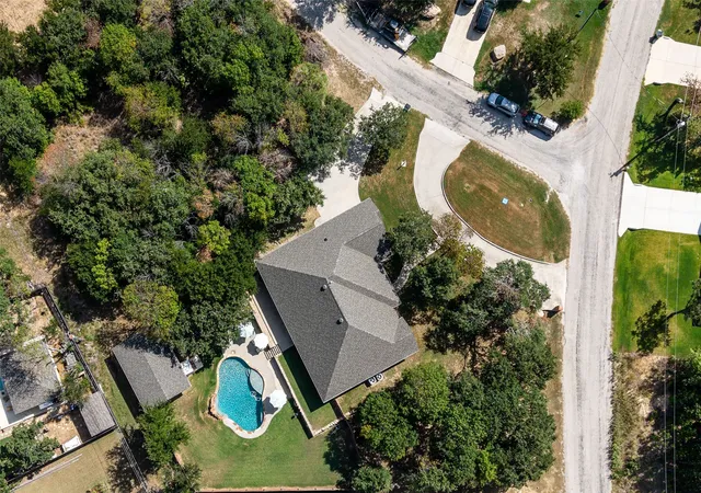 Photo 3 of Single family home for sale at 814 Haynie Dr, Bridgeport, TX 76426 | MLS# 21352779 | Listing updated on 2026-09-14