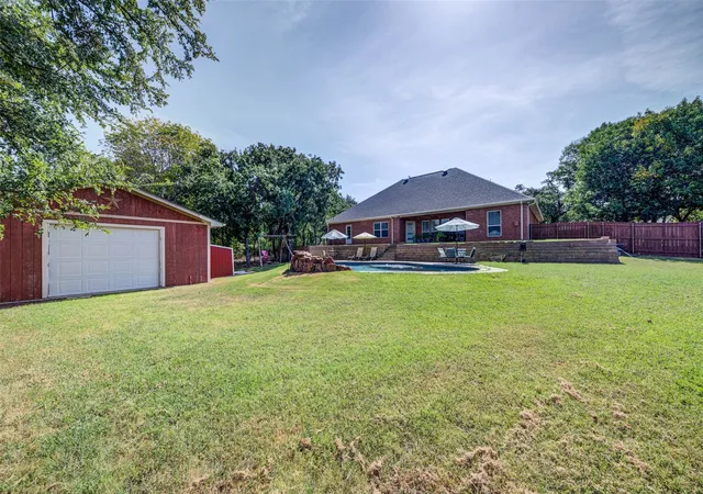 Photo 40 of Single family home for sale at 814 Haynie Dr, Bridgeport, TX 76426 | MLS# 21352779 | Listing updated on 2026-10-06