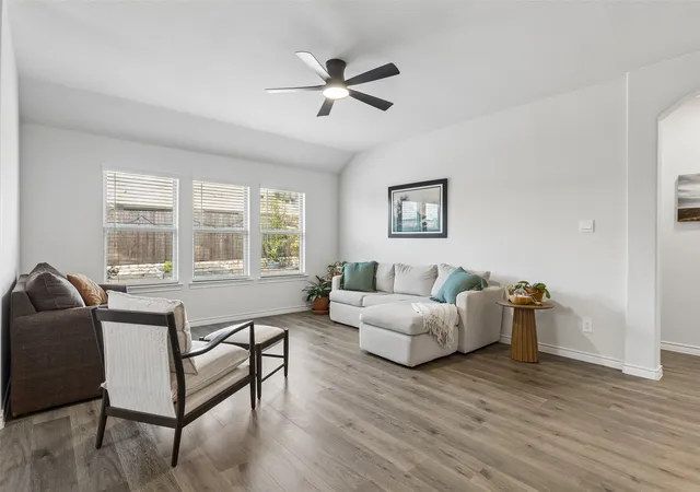 Photo 3 of Single family home for sale at 9813 Cherrywood Wy, Aubrey, TX 76227 | MLS# 21354098 | Listing updated on 2026-09-25