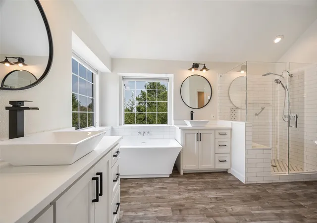 Photo 4 of Single family home for sale at 3208 Oak Meadow Dr, Flower Mound, TX 75028 | MLS# 21345720 | Listing updated on 2026-09-09