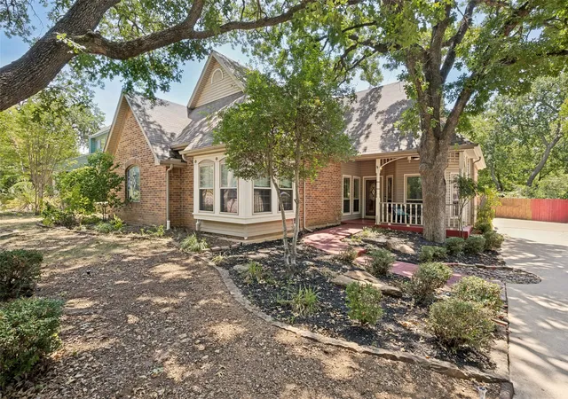 Photo 1 of Single family home for sale at 1925 Highland Park Cir Cir, Denton, TX 76205 | MLS# 21351964 | Listing updated on 2026-09-14