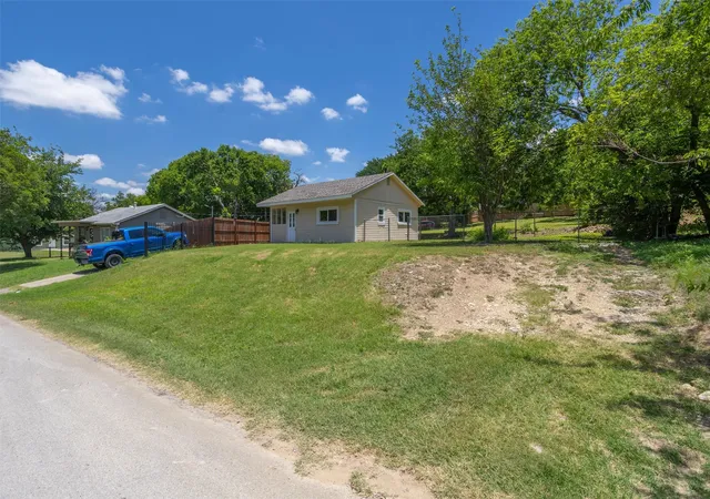 Photo 2 of Sale Pending at 2264 Fritz Allen St, Fort Worth, TX 76114 | MLS# 21354126 | Listing updated on 2026-09-09