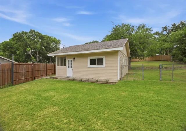 Photo 3 of Sale Pending at 2264 Fritz Allen St, Fort Worth, TX 76114 | MLS# 21354126 | Listing updated on 2026-09-09