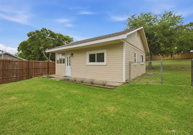 Photo 3 of Sale Pending at 2264 Fritz Allen St, Fort Worth, TX 76114 | MLS# 21354126 | Listing updated on 2026-09-09