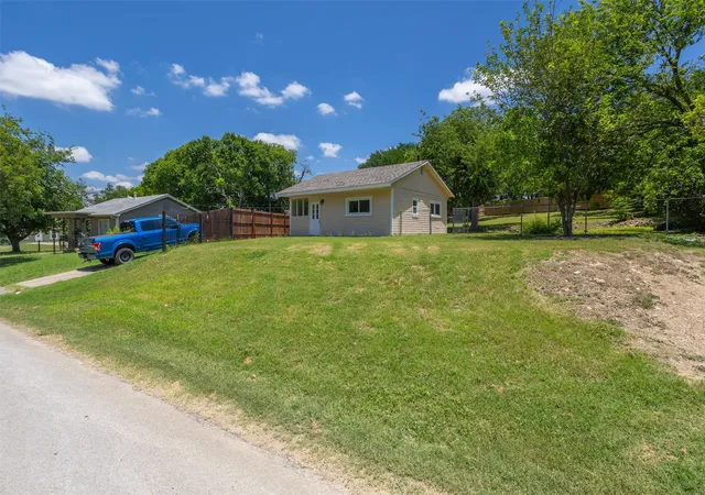 Photo 4 of Sale Pending at 2264 Fritz Allen St, Fort Worth, TX 76114 | MLS# 21354126 | Listing updated on 2026-09-09