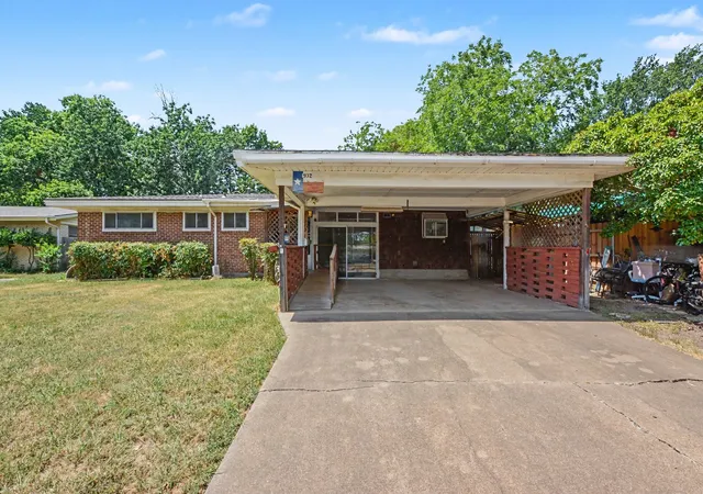 Photo 1 of Sale Pending at 1932 Pilgrim Dr, Irving, TX 75061 | MLS# 21351173 | Listing updated on 2026-09-14