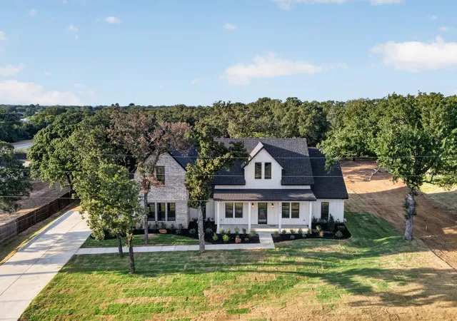 Photo 1 of Single family home for sale at 2805 Private #73107, Burleson, TX 76028 | MLS# 21354149 | Listing updated on 2026-09-11